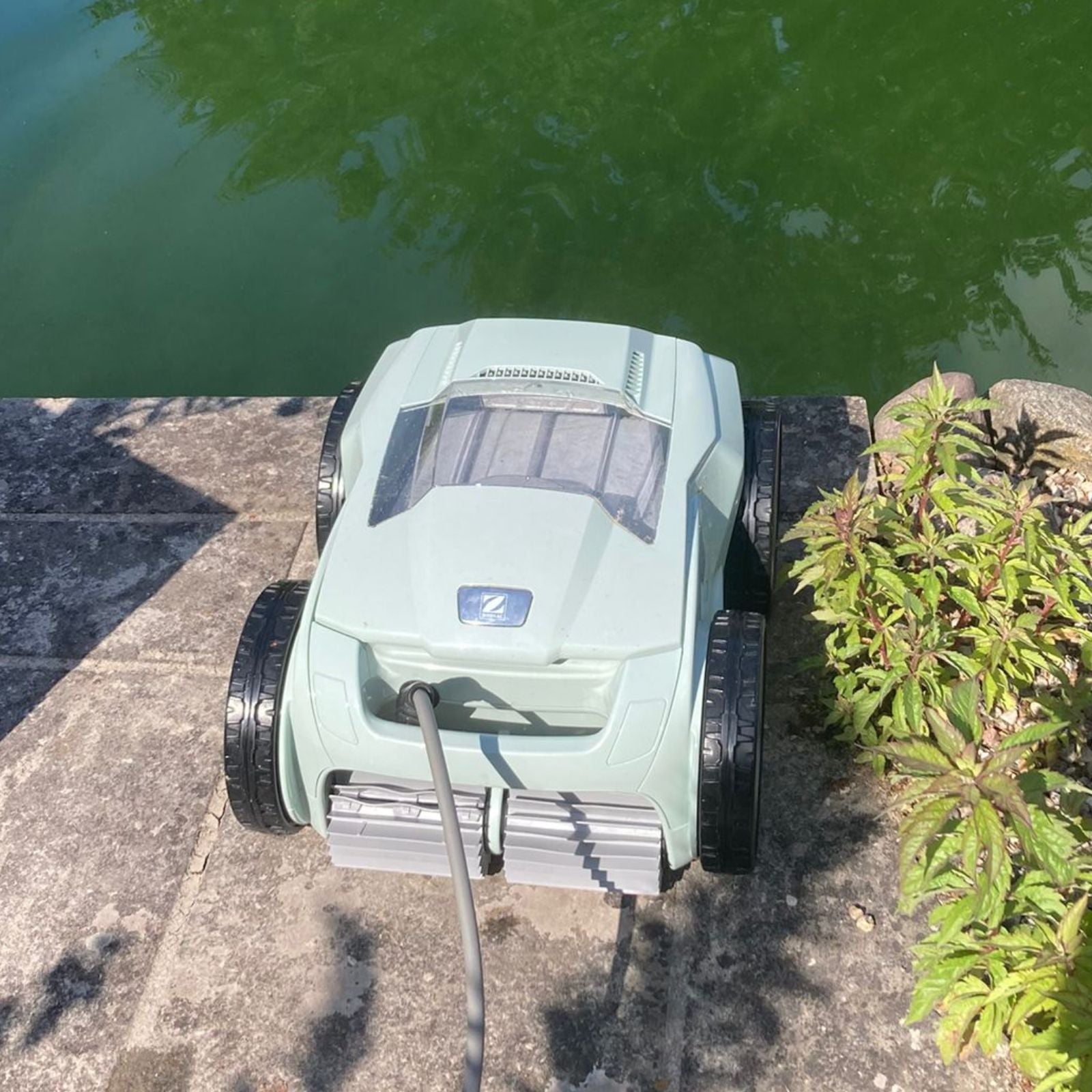 Poolroboter Zodiac alpha 63 iQ BIO - ideal für Schwimmteiche und Naturpools